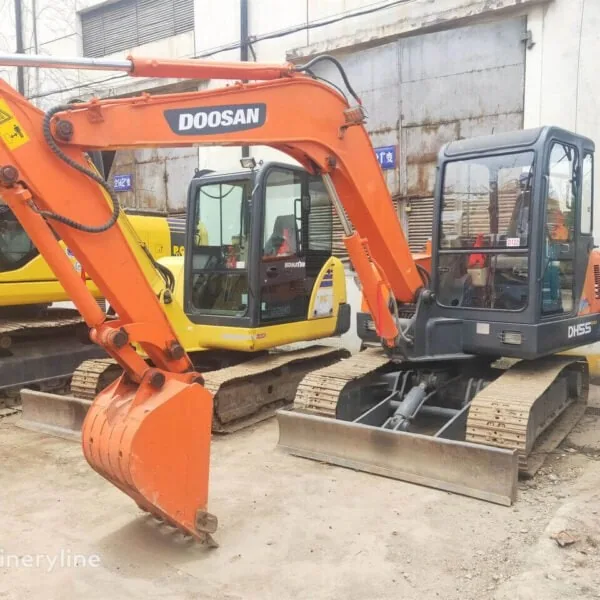 Hydraulic Used Doosan DH55 Excavator For Sale 5.5 Ton Small Digger