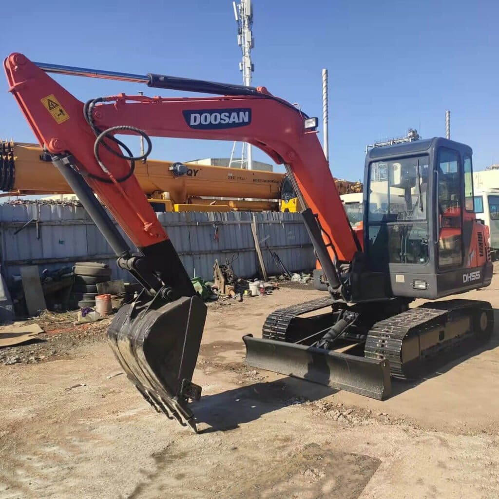 Hydraulic Used Doosan DH55 Excavator For Sale 5.5 Ton Small Digger