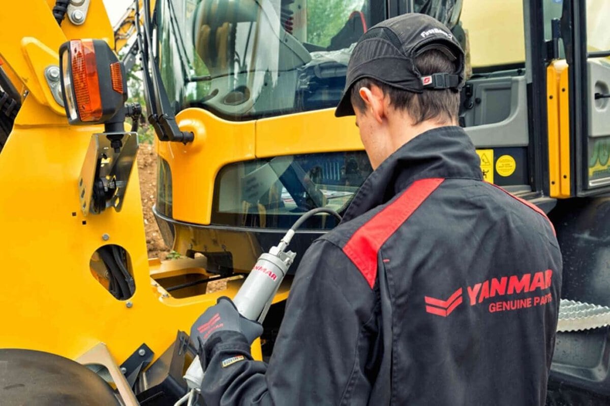 Excavator Maintenance