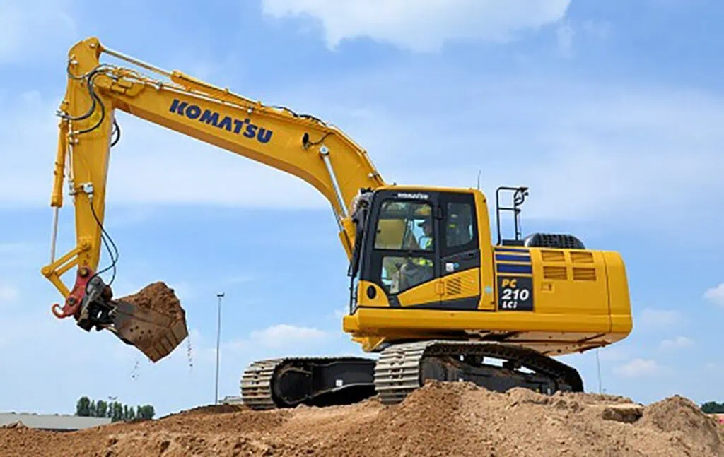 Komatsu PC210LCi 10 Excavator Digging