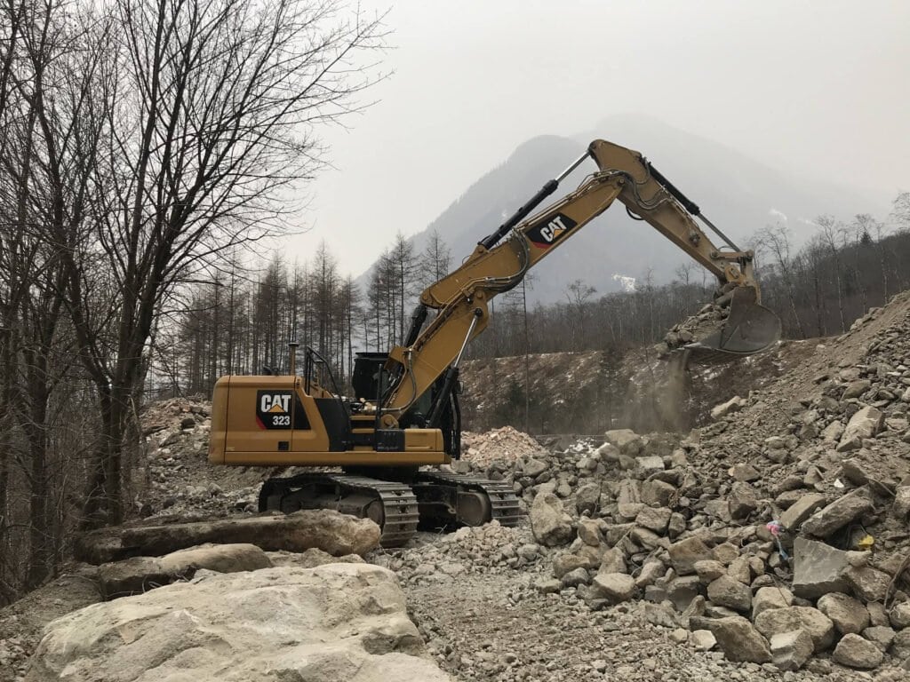 CAT 323 5