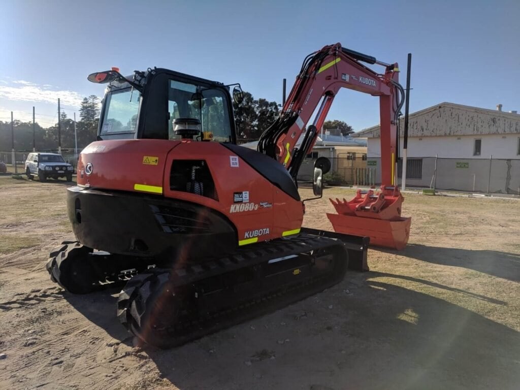 Kubota KX080 4 3