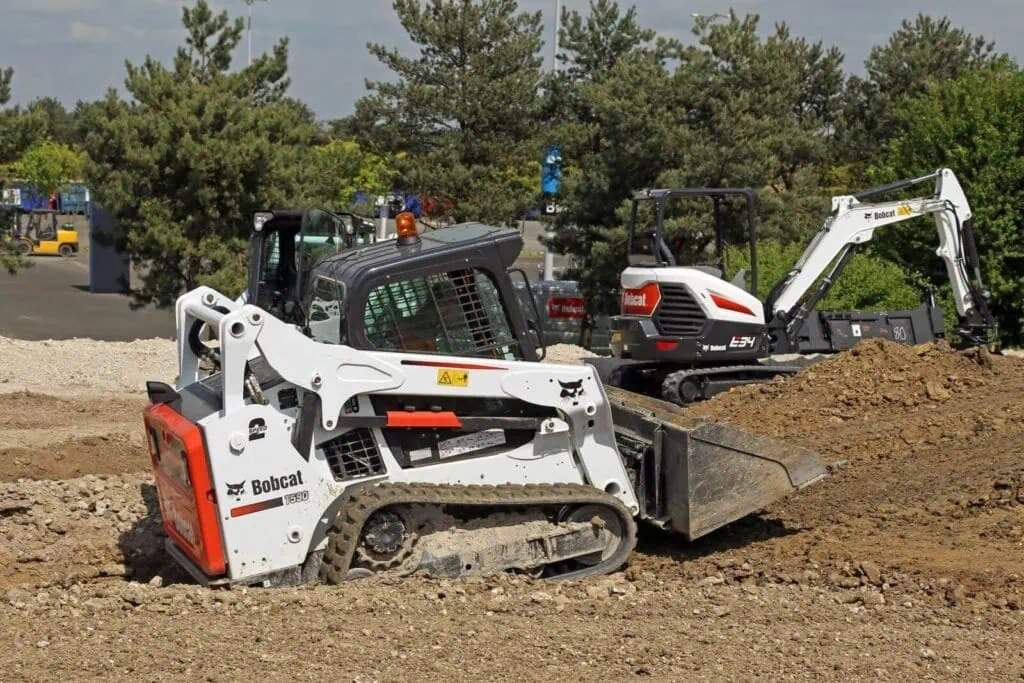 wheel loader vs skid steer