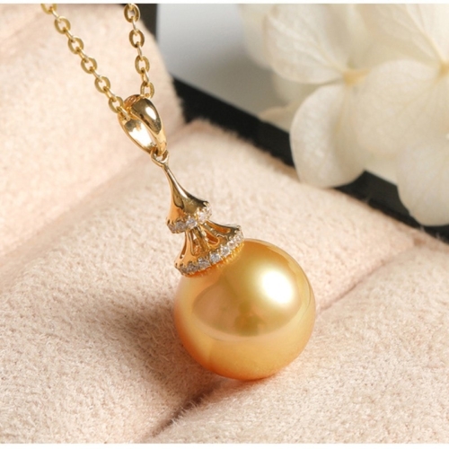 Kette mit Perlenanhänger Gold