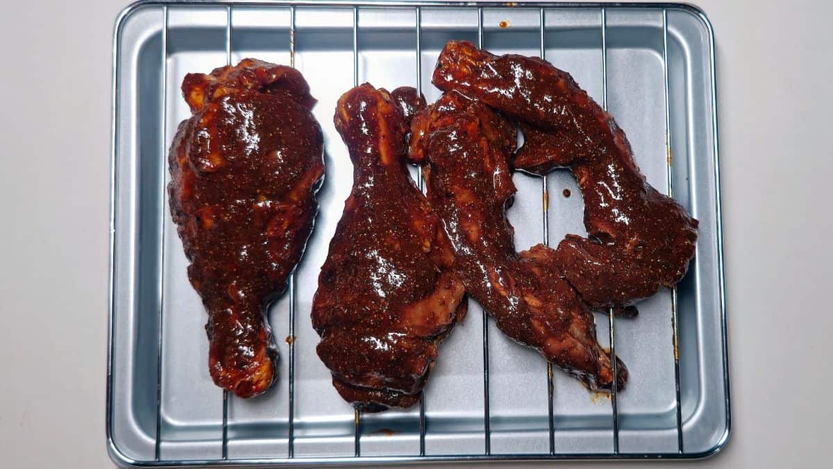 Baked Chicken Leg Recipe sixth step Baked Chicken Leg Recipe sixth step: Marinate the chicken