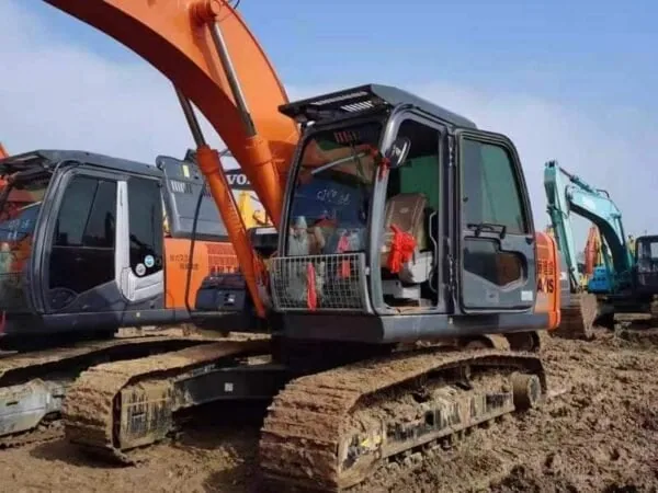 Secondhand Hitachi ZX200 Excavator Superior Performance for sale - Image 2