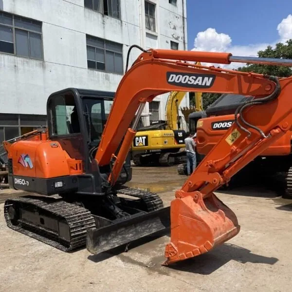 Hydraulic Used Doosan DH60-7 Excavator Original Korean 7 Ton Digger for sale