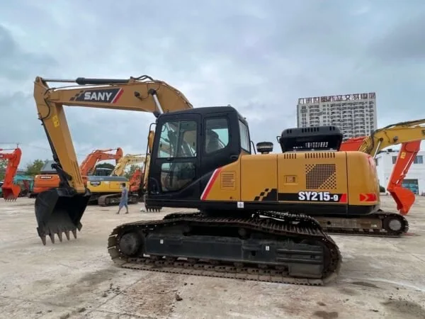 Used Sany215 Sany SY215C Crawler Excavator Available in Stock for Sale - Image 3