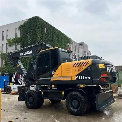 Used Wheeled Excavator Hyundai R210W-9S For Sale R210W R210W-9 - Image 2