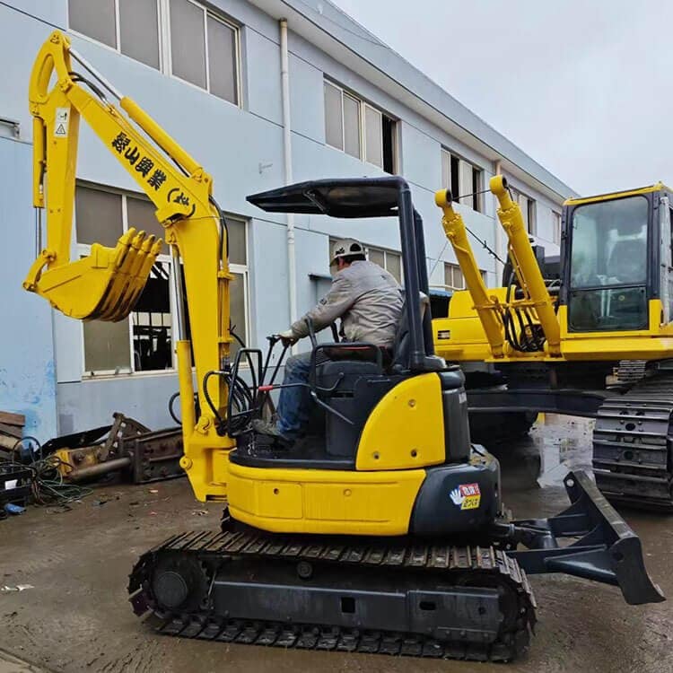 EXCAVADORA Komatsu PC50 usada