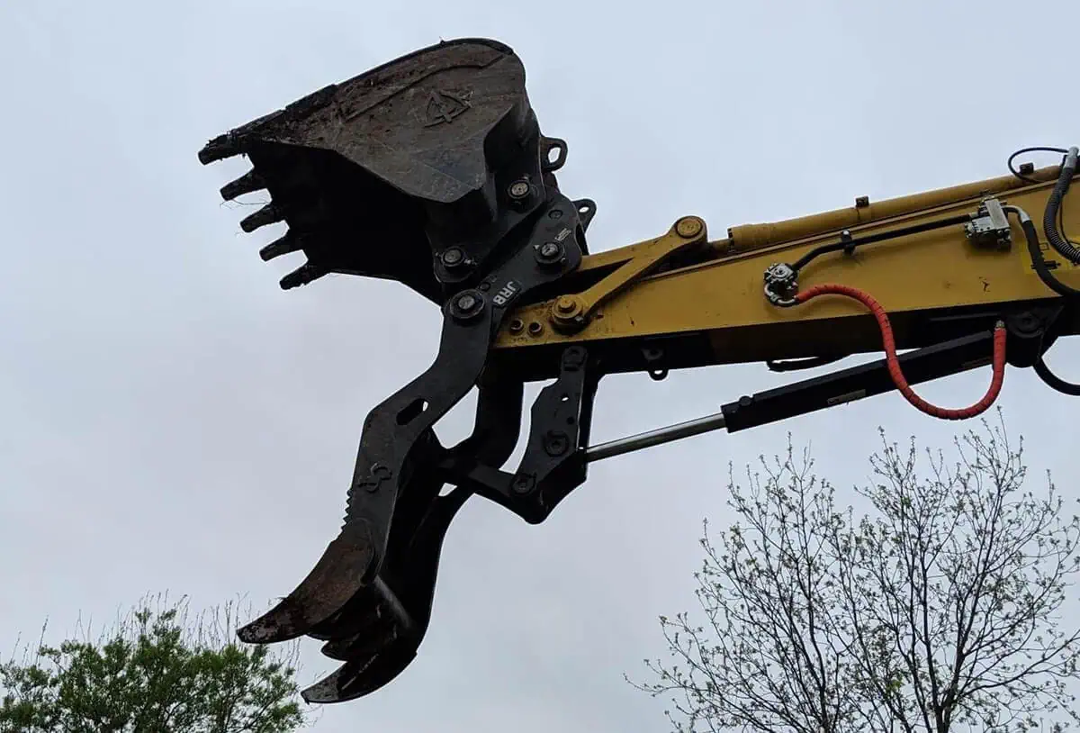 excavator thumb
