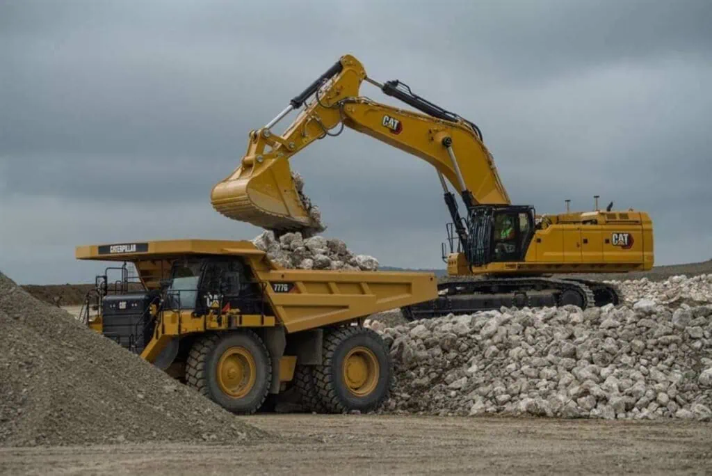 20210202 122408 Cat 395 excavator