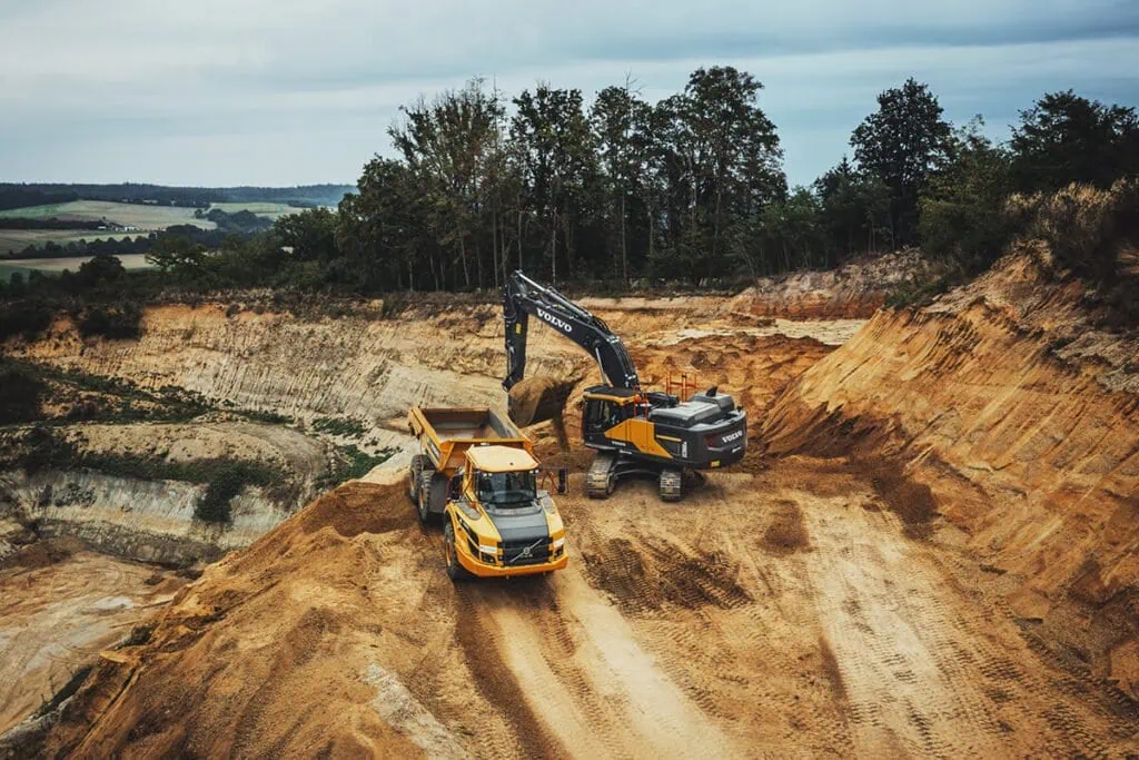 First Volvo EC380E Hybrid in Europe delivering promised fuel efficiency savings 1