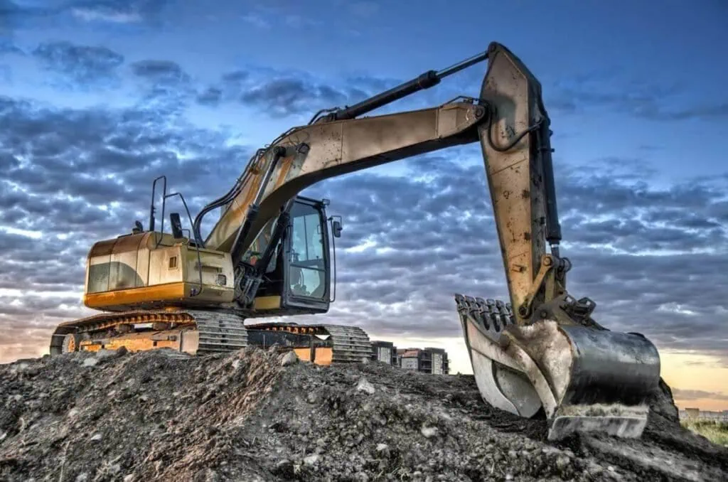 excavator safety tips HECofAmerica scaled 1