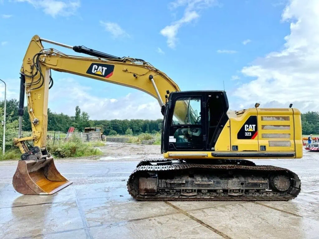 CAT 323 4