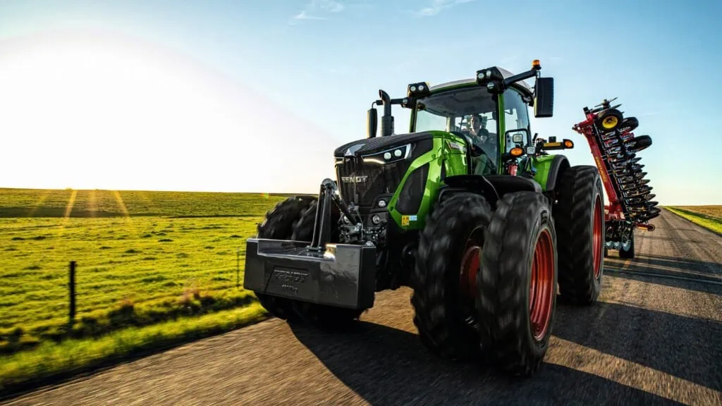 tractors hero 1 1920x1200 1