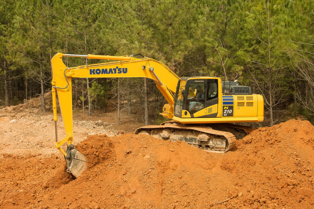 2023 Komatsu PC210LC 11 01