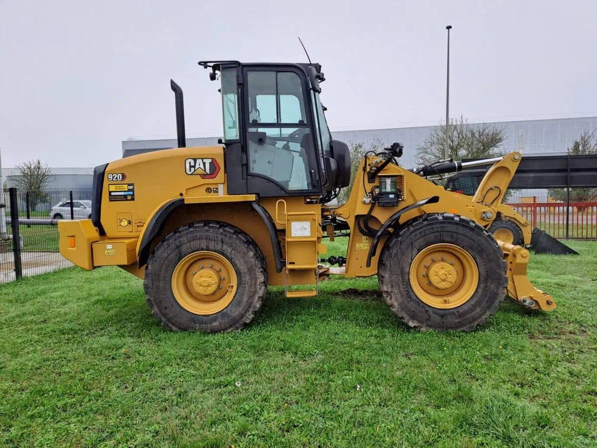 CAT Loader Size