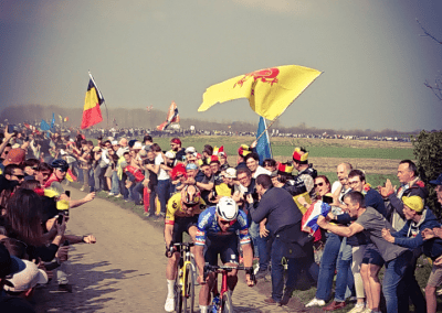 Fietsen over kasseien