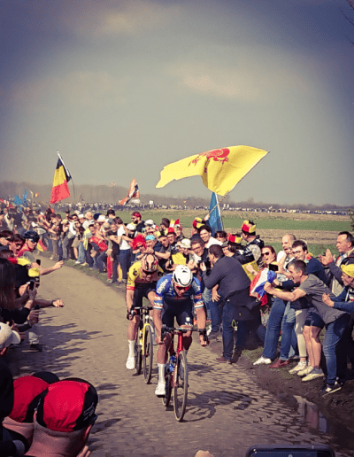 Fietsen over kasseien