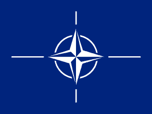 Česky: Vlajka Severoatlantické aliance (NATO)....