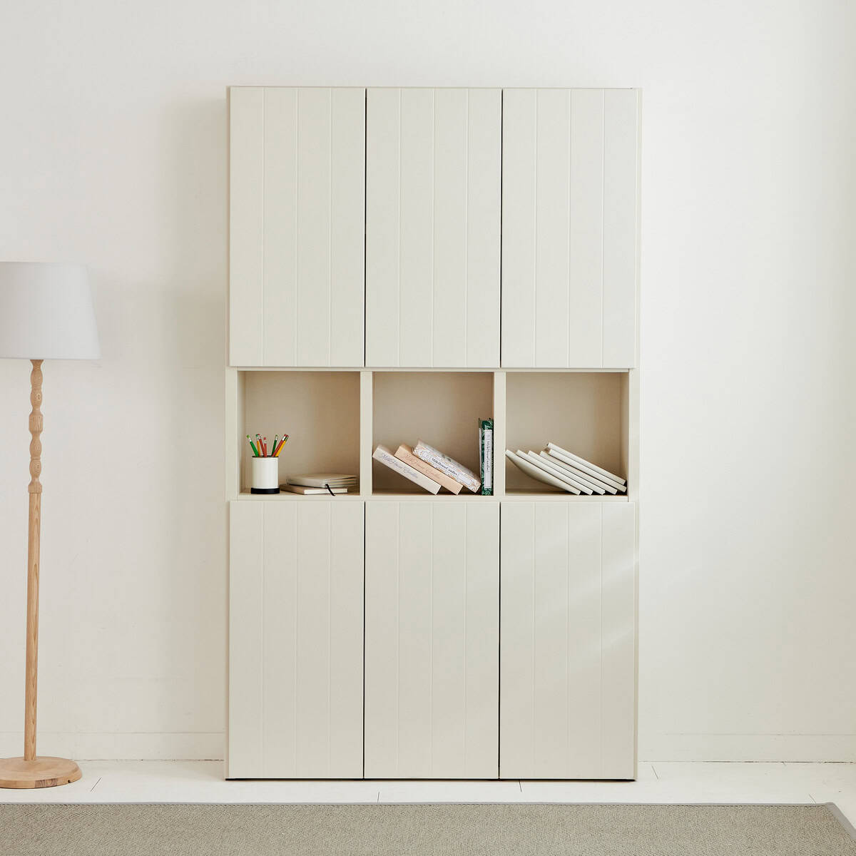 모두가 사랑하는 사무실 책상 책장, 그 인기 비결은?