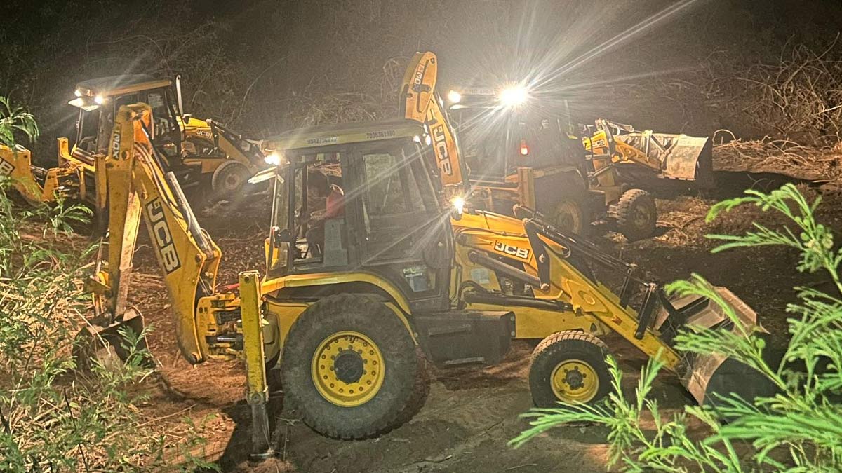 Bulldozers clear HCU land as students protest