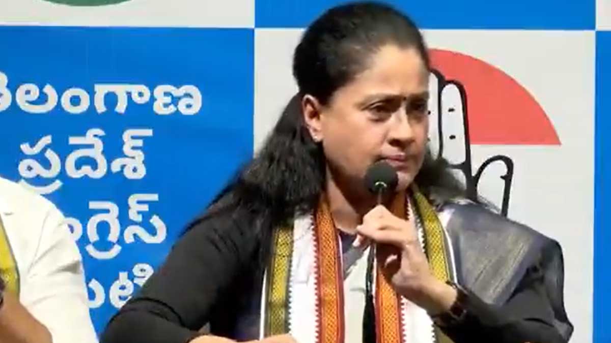 Vijayashanti begins verbal attack on BRS