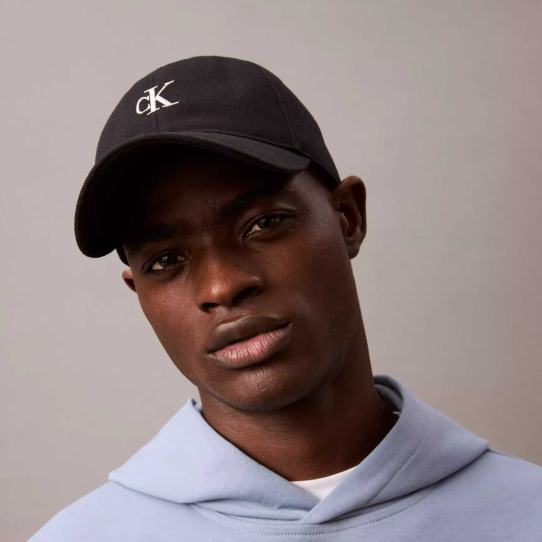 전문가가 인정한 지방시 모자 사용 이유 3가지