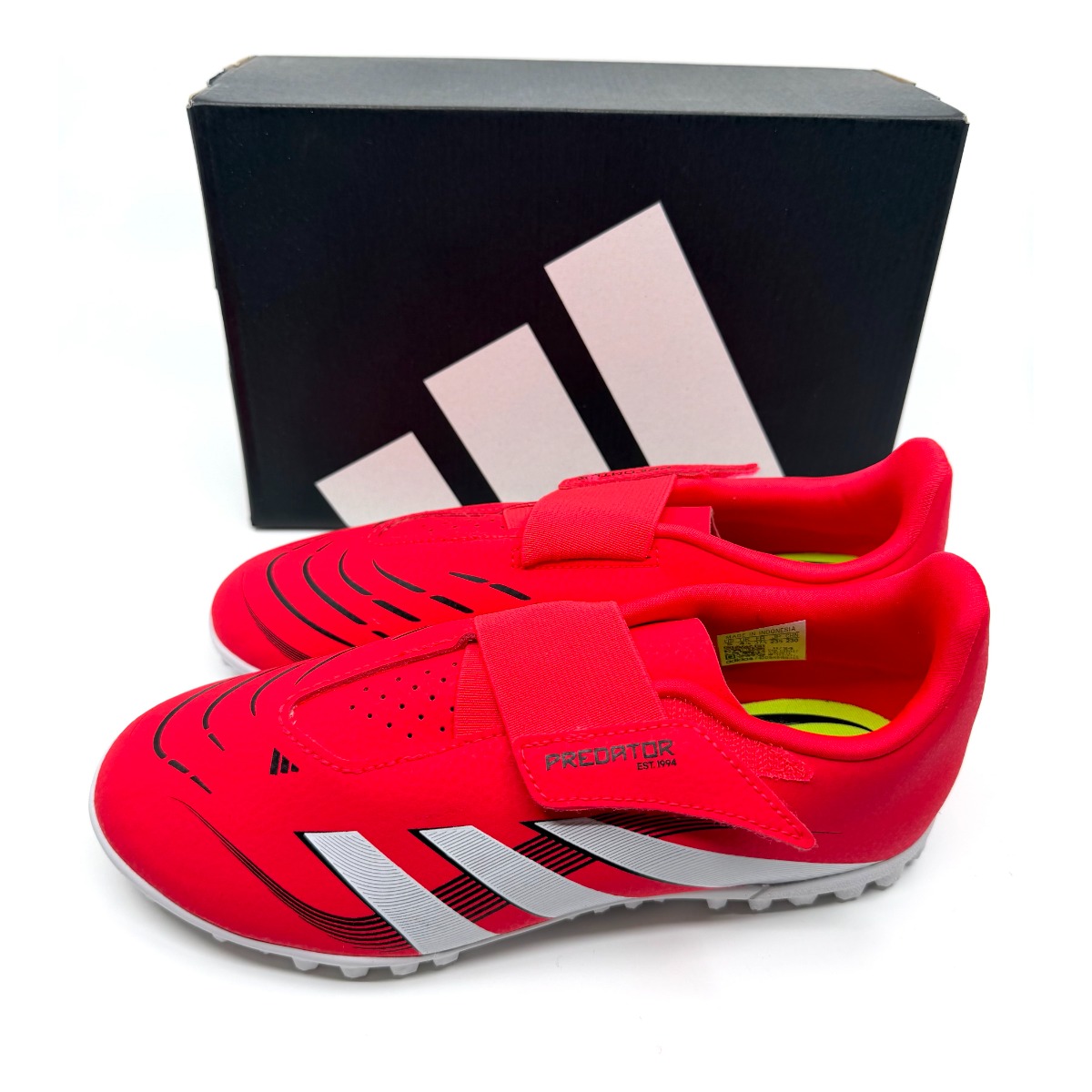 내 손안에 딱 맞는 끈없는 축구화 가이드