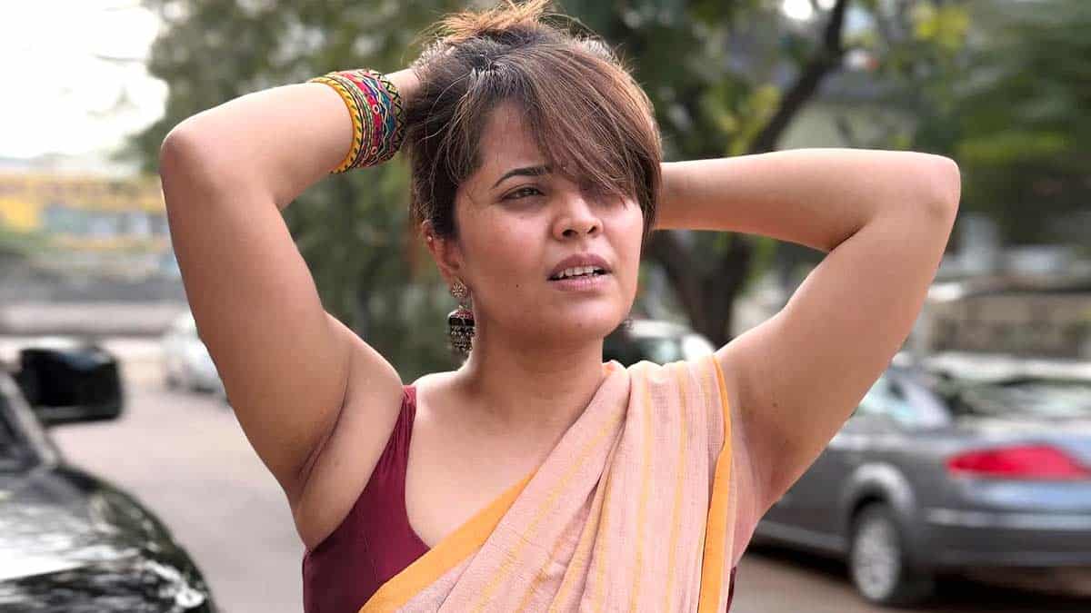 If you’ve guts, come up on stage: Anasuya challenges a fan