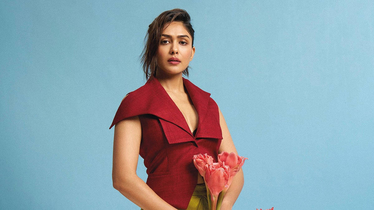 Mrunal Thakur slams trolls over 'flabby' comments