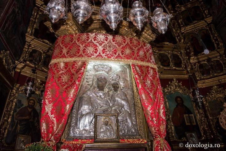 Din minunile Sfintei Ana de la Mănăstirea Bistrița nemțeană | Doxologia