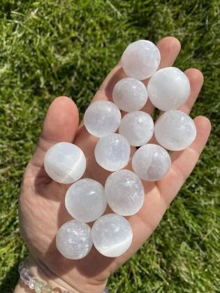 Selenit - Proprietati terapeutice si informatii despre cristal