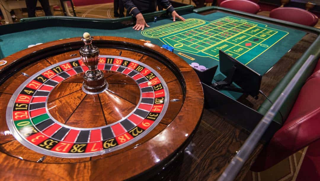 online casino roulette table game