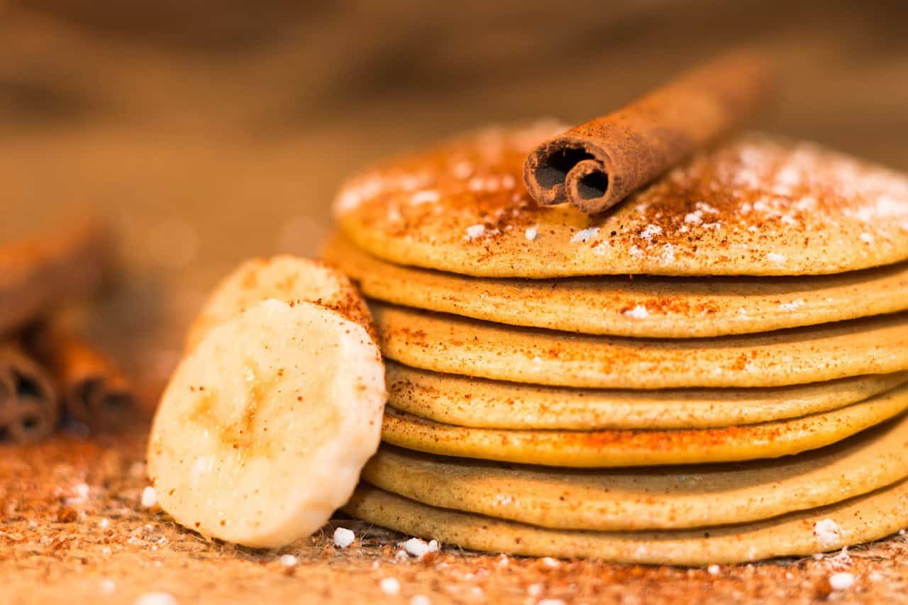 Cinnamon pancakes, pecan pancakes, fluffy pancakes, breakfast recipes, easy pancake recipe, cozy breakfast, brunch ideas, homemade pancakes, warm spices, nutty pancakes